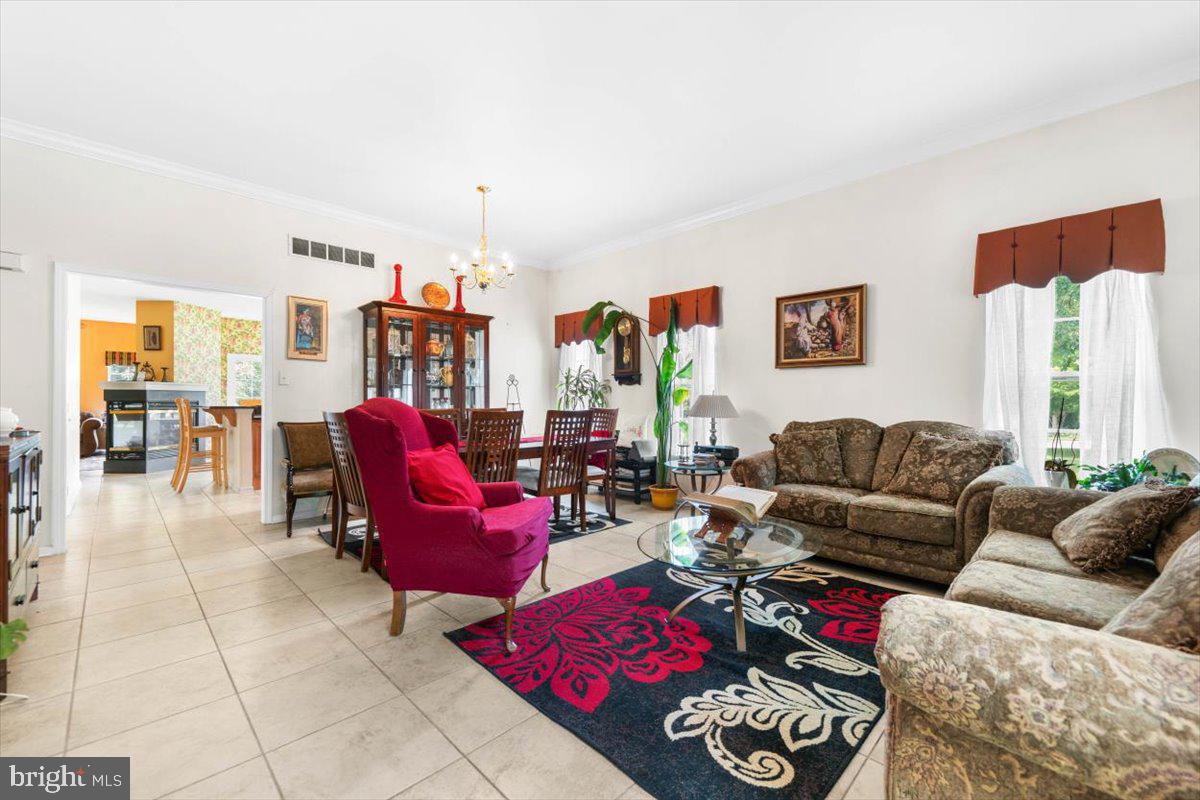 7 Kings Court Marcus Hook, PA 19061 - Photo 11 of 45