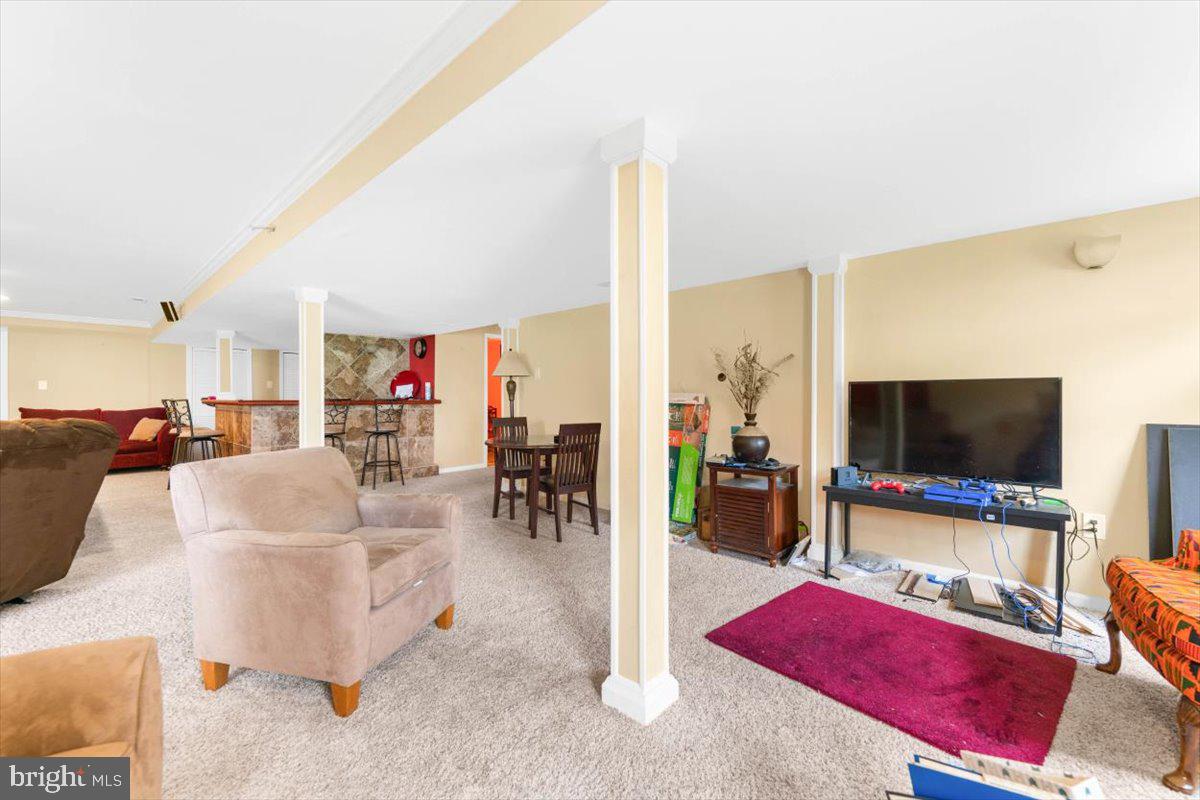 7 Kings Court Marcus Hook, PA 19061 - Photo 31 of 45