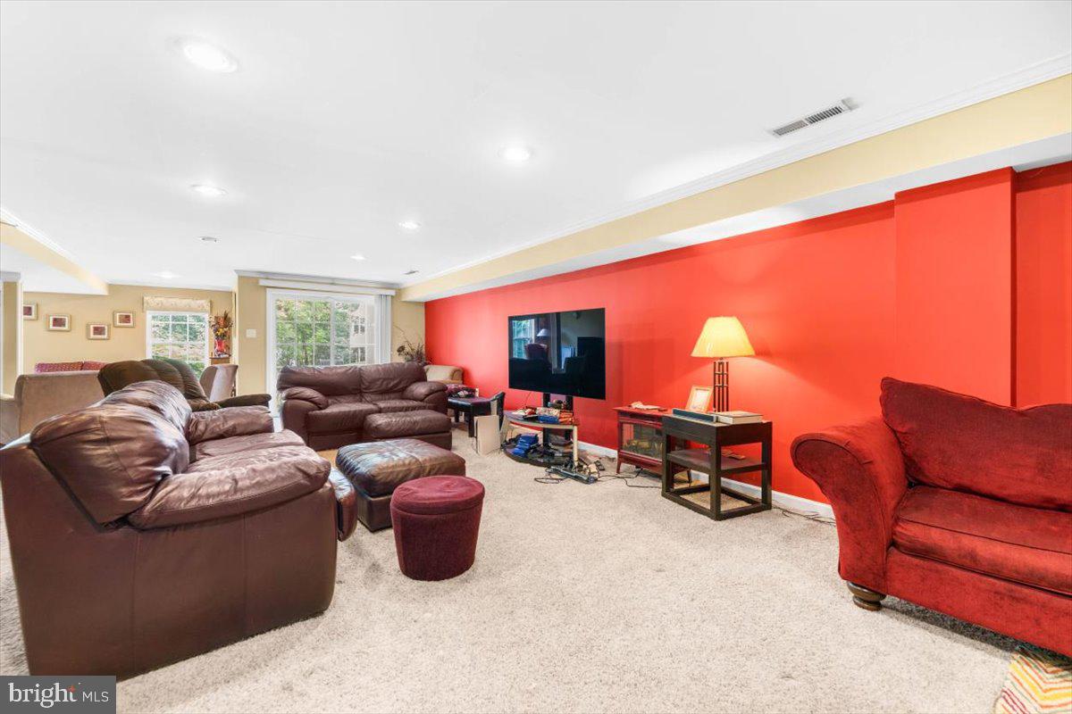 7 Kings Court Marcus Hook, PA 19061 - Photo 32 of 45