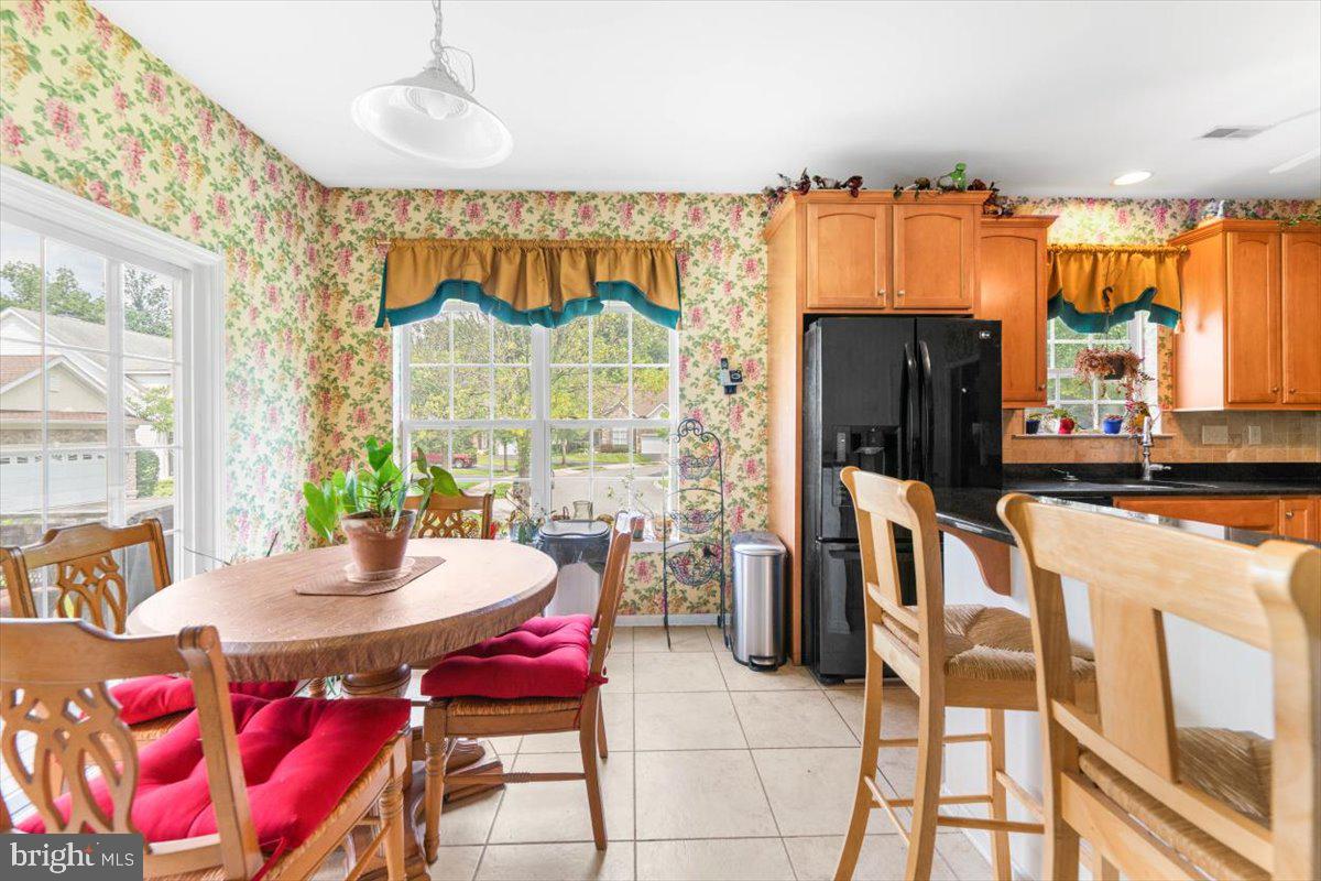 7 Kings Court Marcus Hook, PA 19061 - Photo 5 of 45