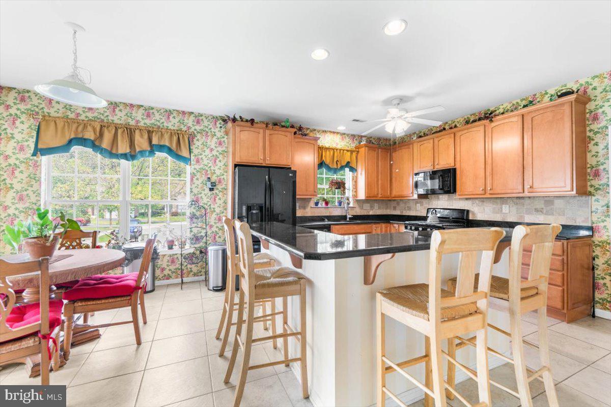 7 Kings Court Marcus Hook, PA 19061 - Photo 7 of 45