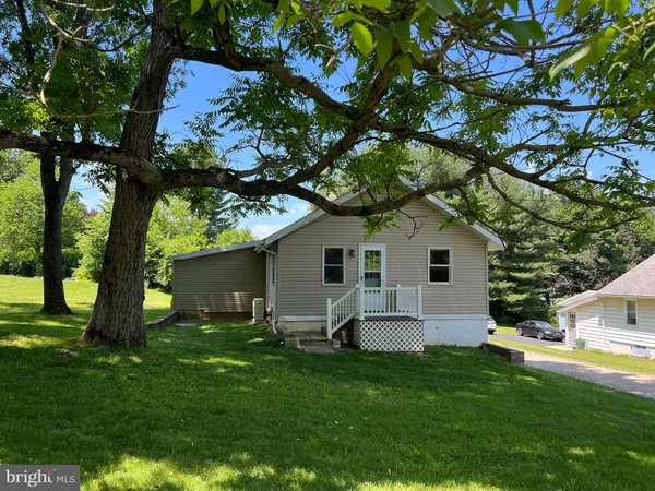 $2,000 | 1112 Pottstown Pike, West Chester, PA 19380