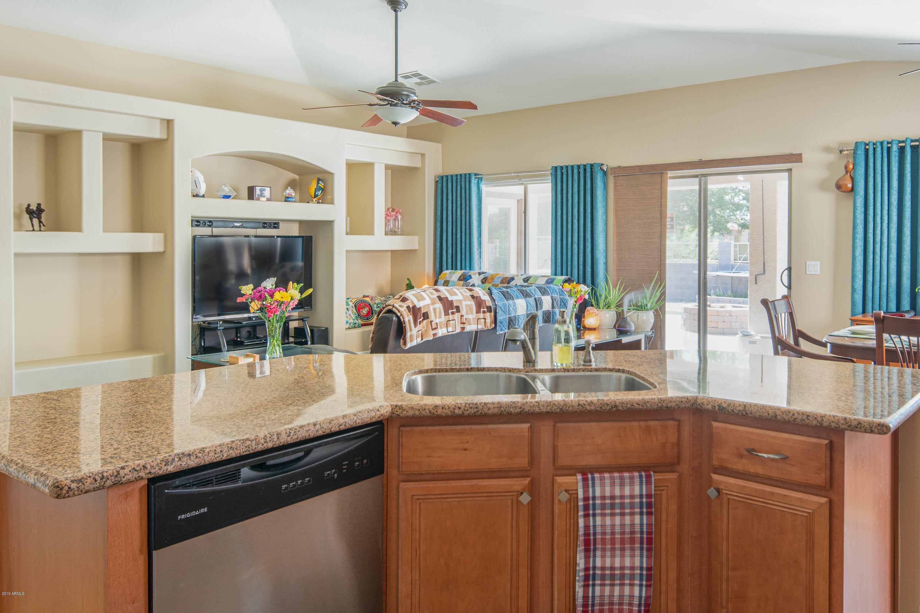 2521 West Darrel Road Phoenix, AZ 85041 - Photo 9 of 28 wer-12