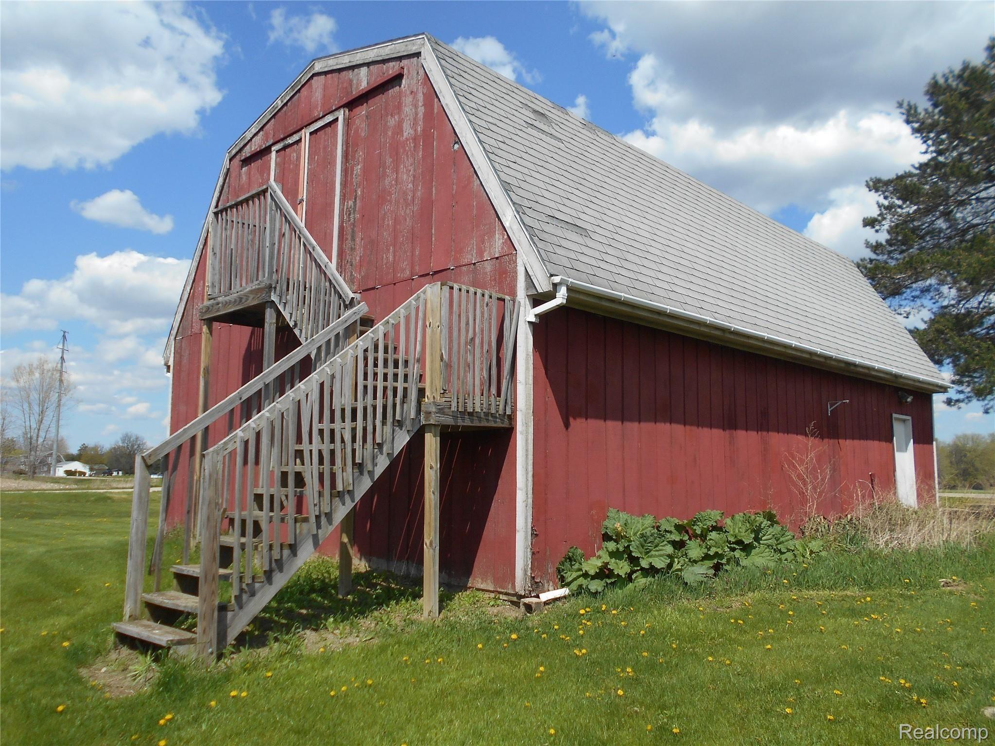 2479 Valentine Road Lapeer, MI 48446 - Photo 11 of 33 DSCN0673.JPG
