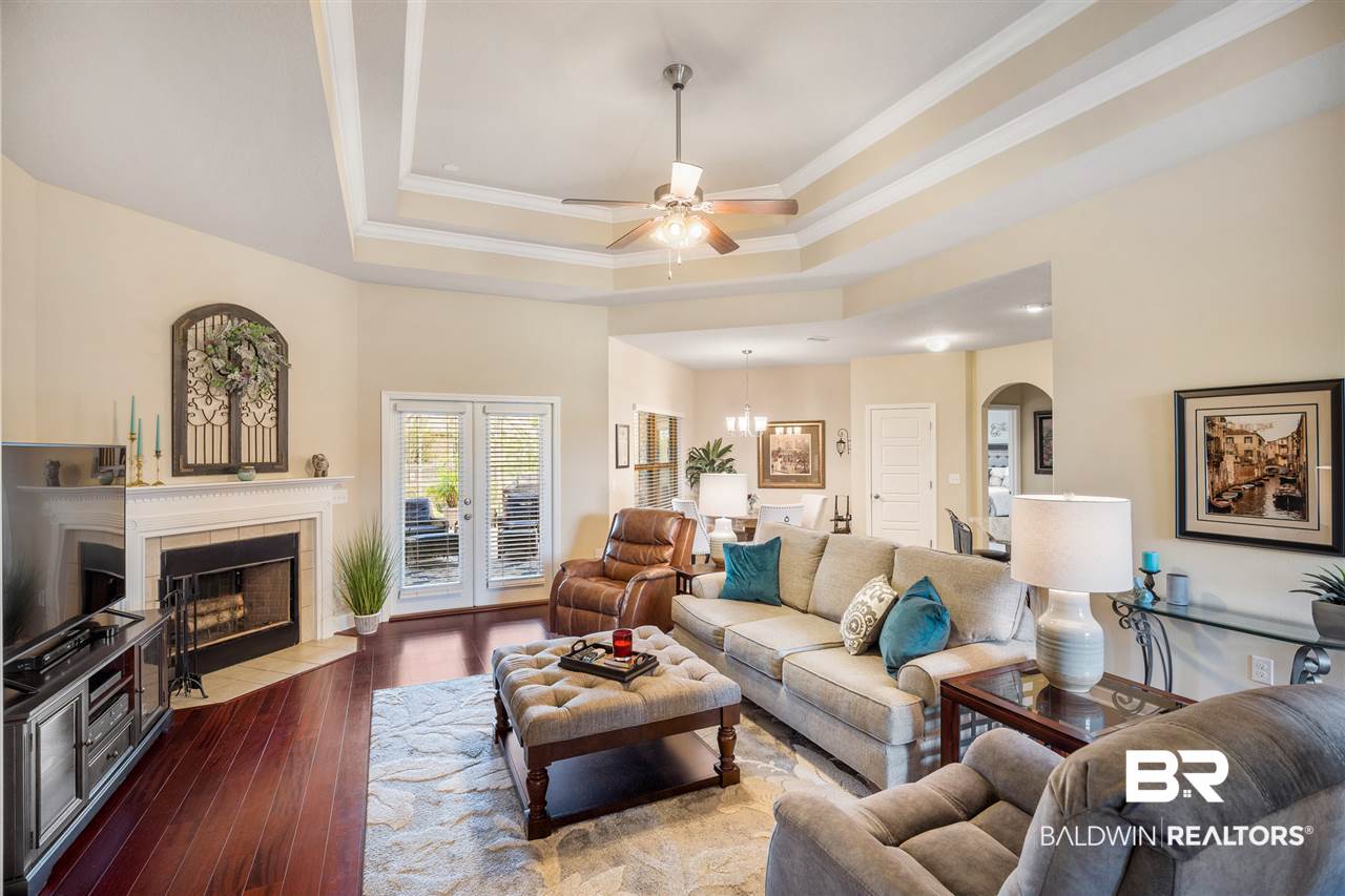 9230 Appache Lane Daphne, AL 36526 - Photo 5 of 41 Living Room
