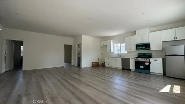 $2,400 | 117 Owens Lane, Pomona, CA 91766