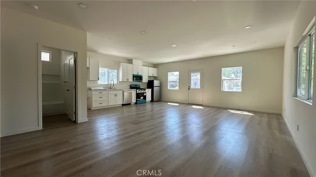 $2,400 | 117 Owens Lane, Pomona, CA 91766