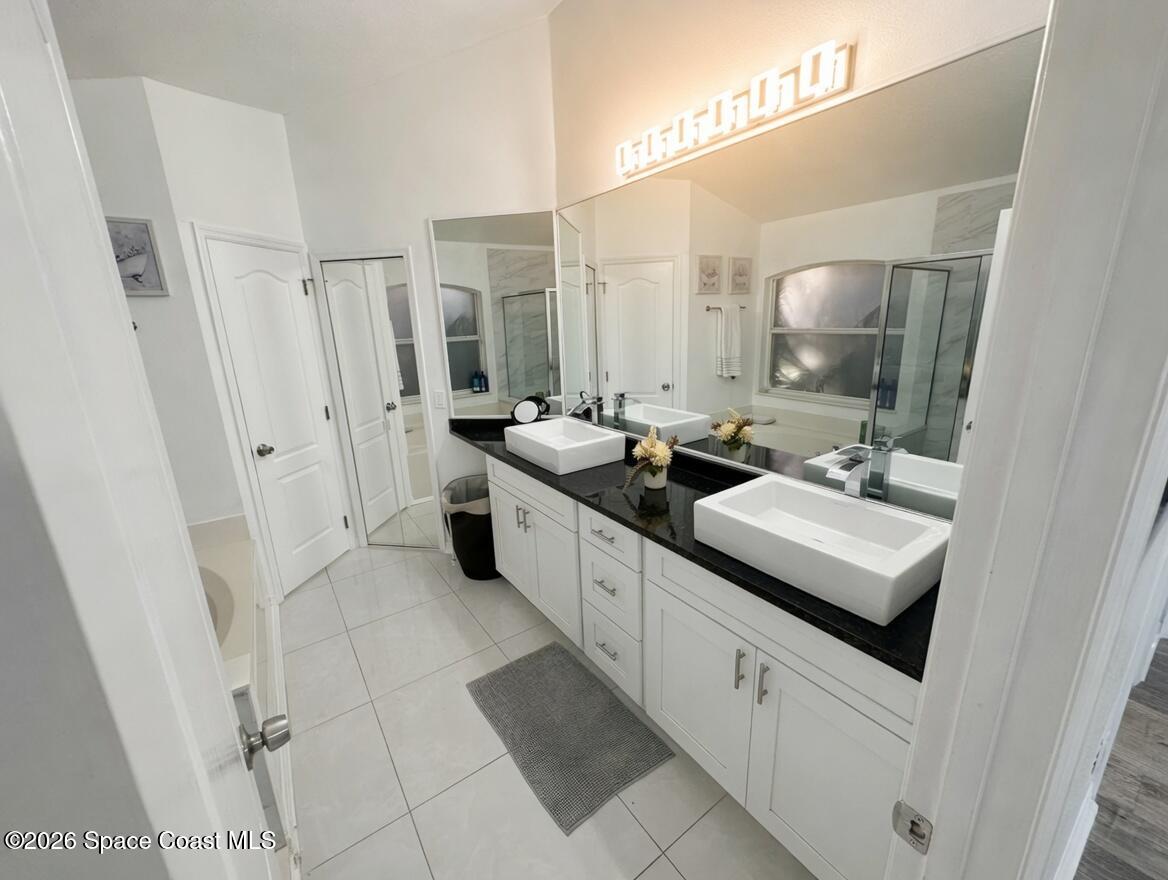 704 Carriage Hill Road Melbourne, FL 32940 - Photo 32 of 59 Bath Suite
