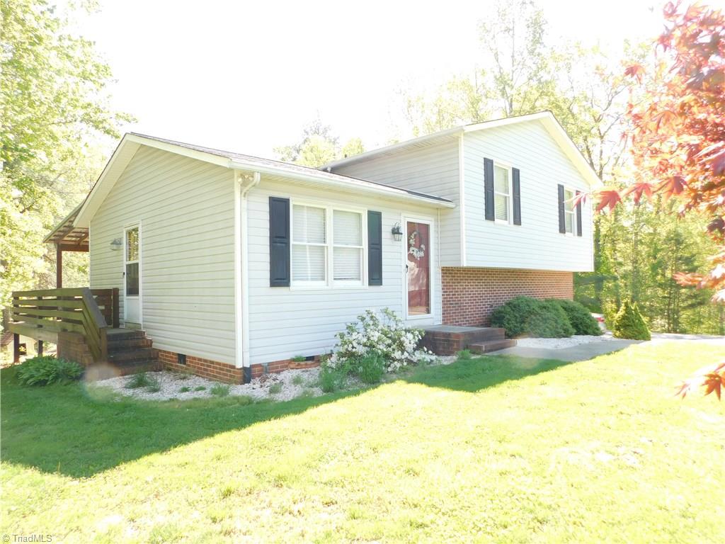231 Oak Ridge Place Mount Airy, NC 27030 - Photo 13 of 26 Gallery Image 13