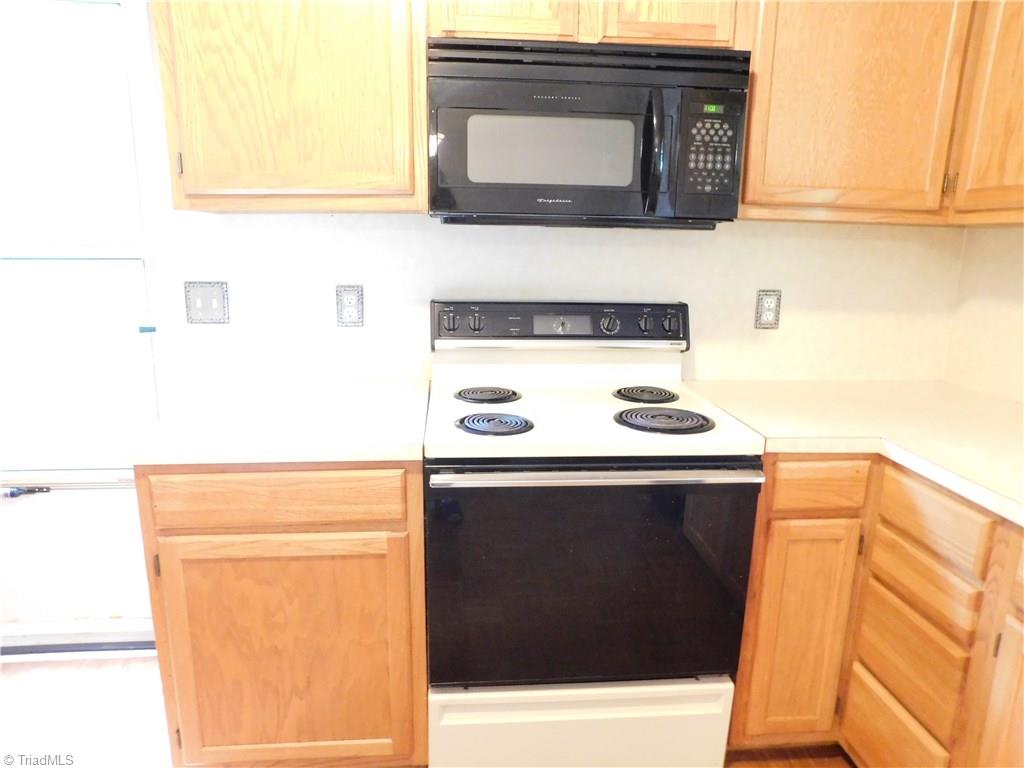 231 Oak Ridge Place Mount Airy, NC 27030 - Photo 5 of 26 Gallery Image 5