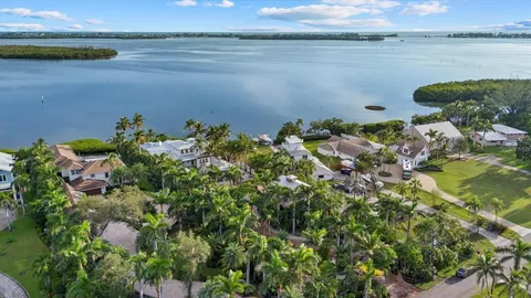 $6,900,000 | 10216 46th Avenue West, Bradenton, FL 34210