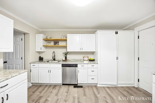 $319,900 | 117 Houseman Avenue Northeast, Grand Rapids, MI 49503