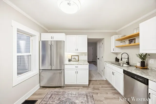 $319,900 | 117 Houseman Avenue Northeast, Grand Rapids, MI 49503