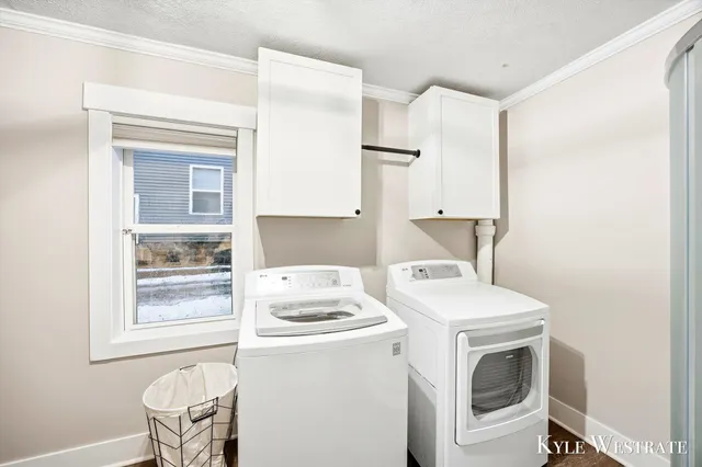 $319,900 | 117 Houseman Avenue Northeast, Grand Rapids, MI 49503