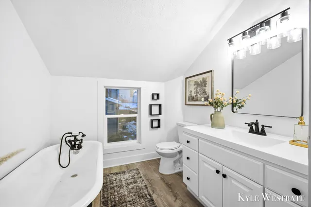 $319,900 | 117 Houseman Avenue Northeast, Grand Rapids, MI 49503