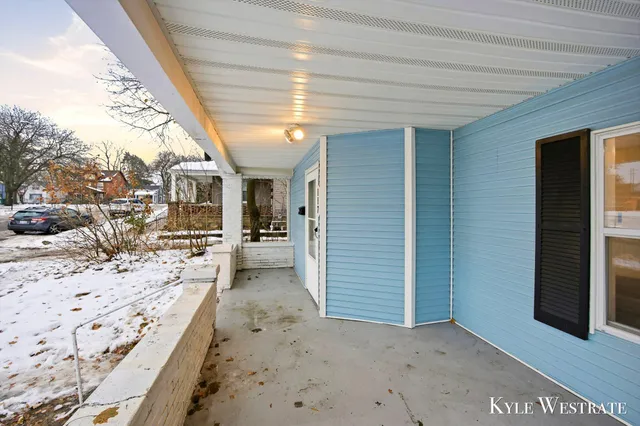 $319,900 | 117 Houseman Avenue Northeast, Grand Rapids, MI 49503