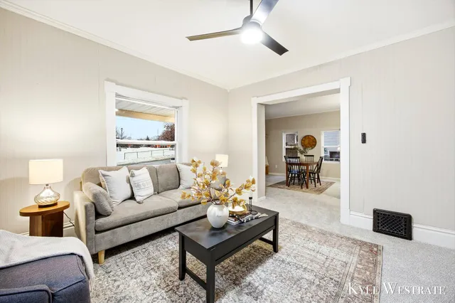 $319,900 | 117 Houseman Avenue Northeast, Grand Rapids, MI 49503