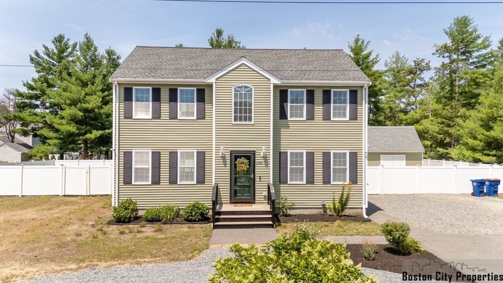 264 Charge Pond Road Wareham, MA 02571 - Photo 2 of 27