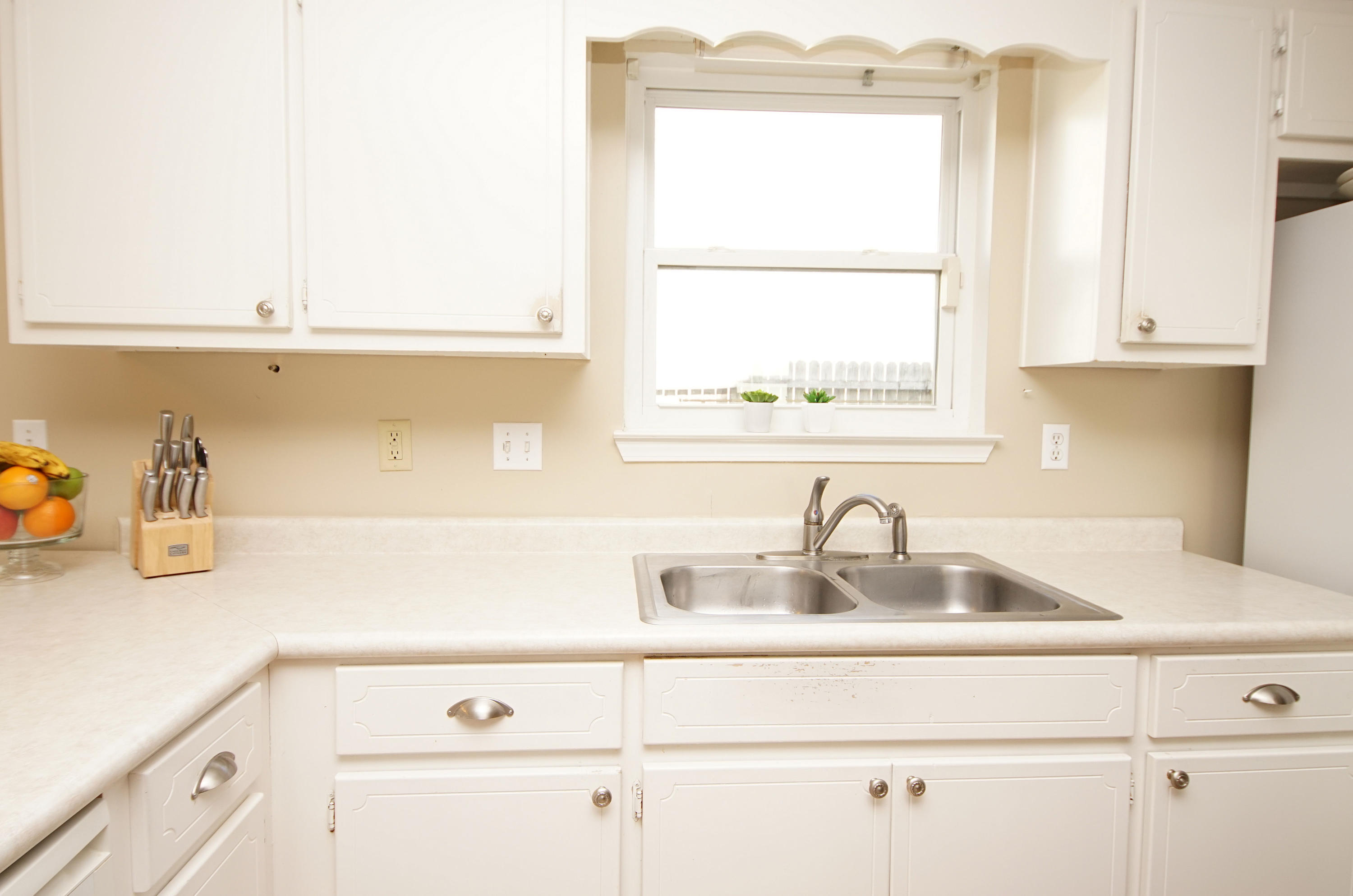 467 Sandy Ridge Circle Mary Esther, FL 32569 - Photo 16 of 37 a kitchen with appliances cabinets and a sink