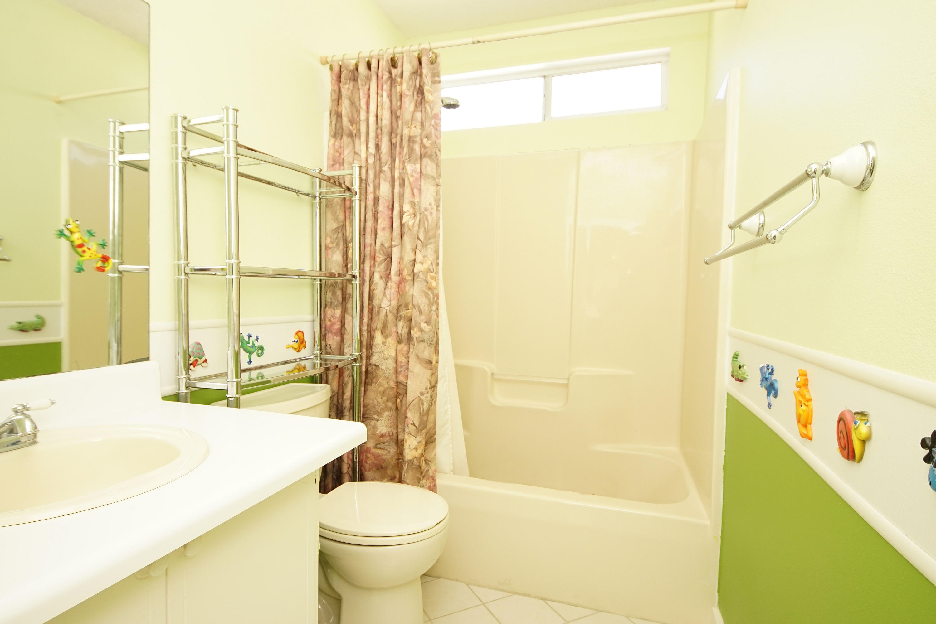 467 Sandy Ridge Circle Mary Esther, FL 32569 - Photo 33 of 37 a bathroom with a sink toilet and shower