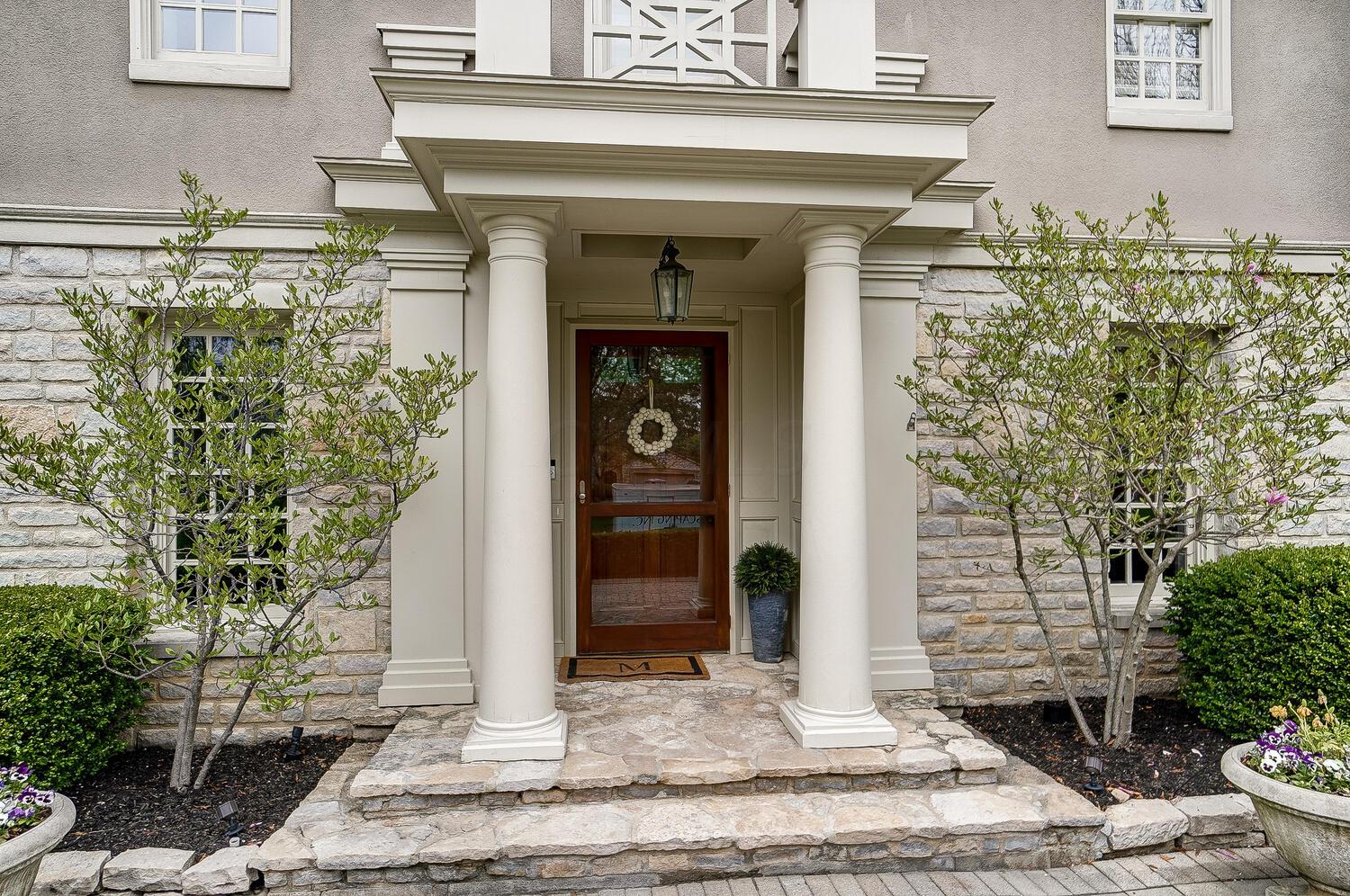 2252 Tremont Road Columbus, OH 43221 - Photo 7 of 97 50035945-011_web