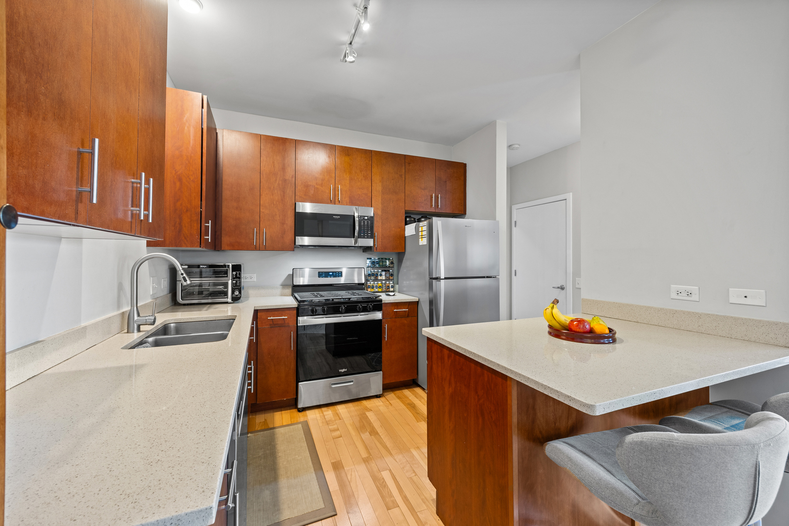 1155 West Roosevelt Road, Unit 506 Chicago, IL 60608 - Photo 11 of 29 Gallery Image 11