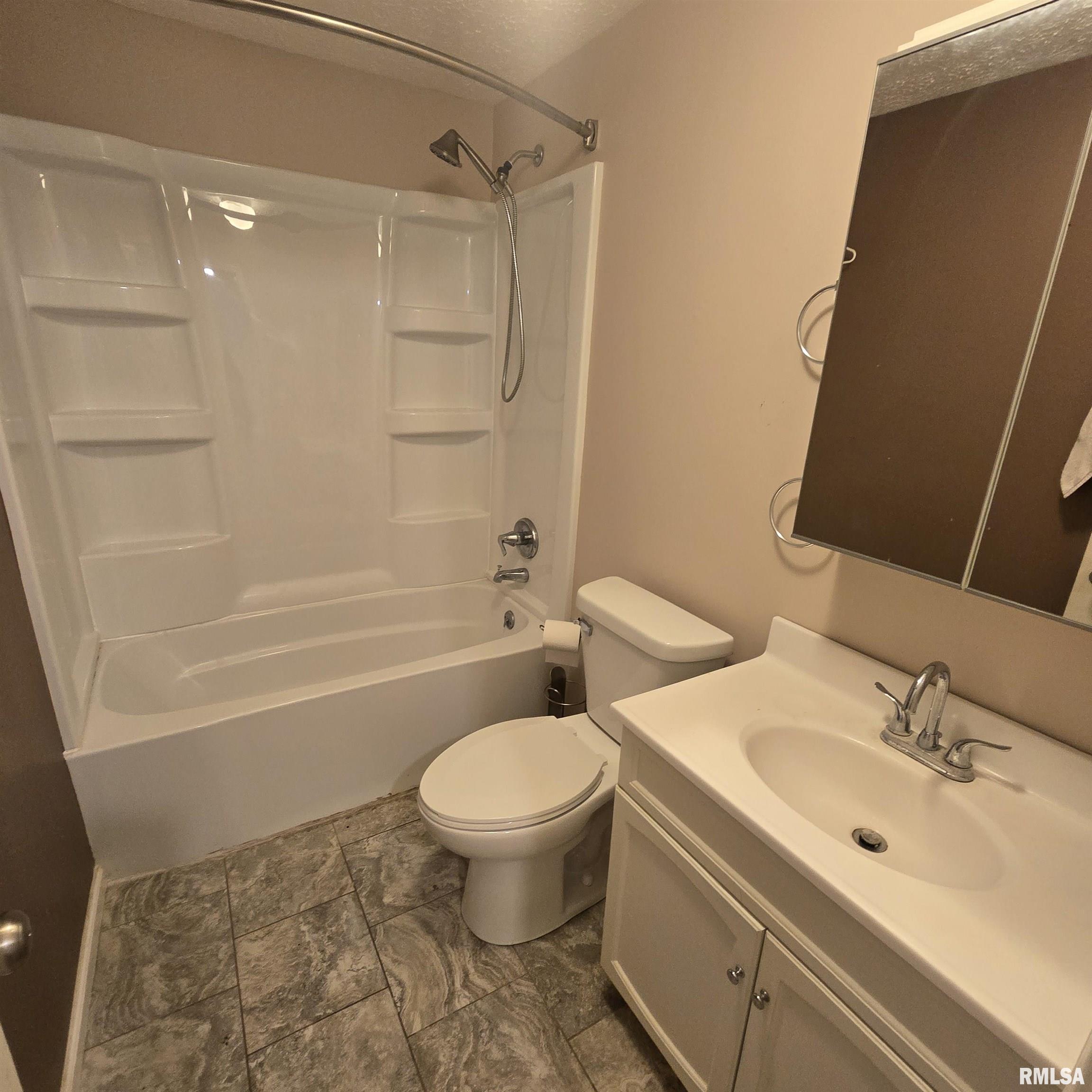 1125 Rosemary Road Pekin, IL 61554 - Photo 19 of 27 Gallery Image 19