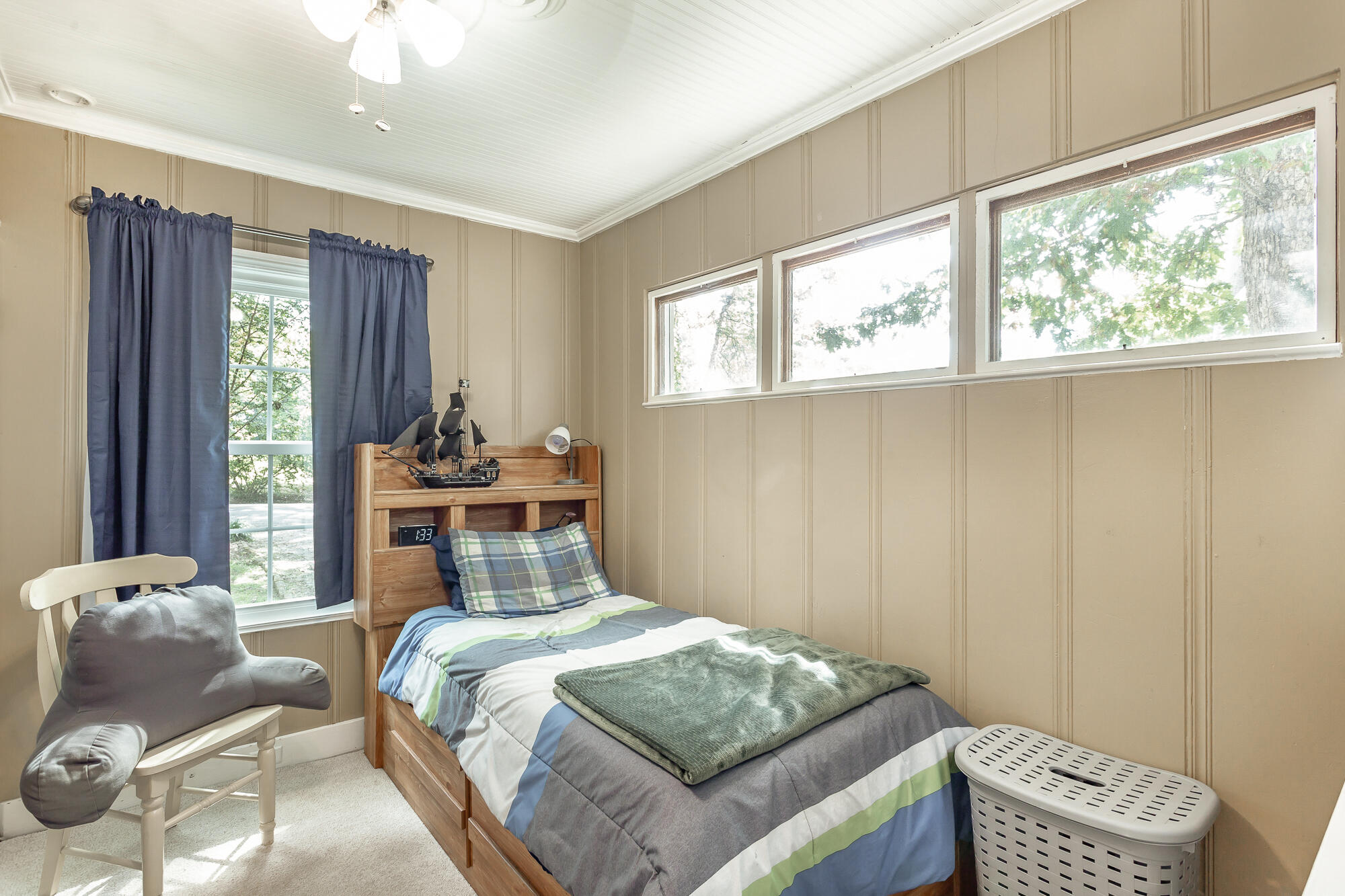 923 Signal Road Signal Mountain, TN 37377 - Photo 23 of 28 Third bedroom.