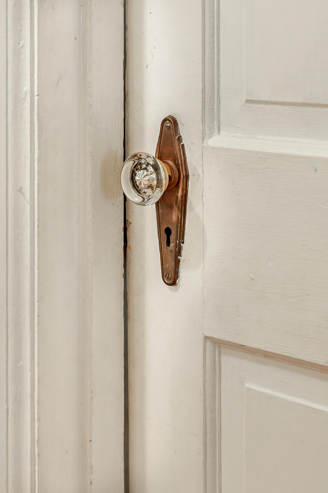 923 Signal Road Signal Mountain, TN 37377 - Photo 26 of 28 Charming glass doorknobs