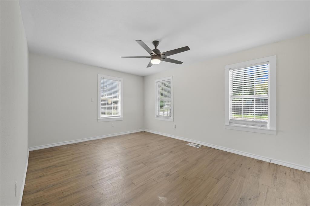 620 South Charles Street Sherman, TX 75090 - Photo 11 of 21