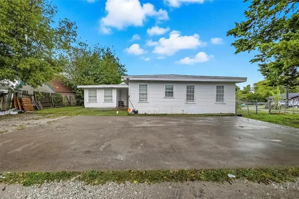 $290,000 | 620 South Charles Street, Sherman, TX 75090
