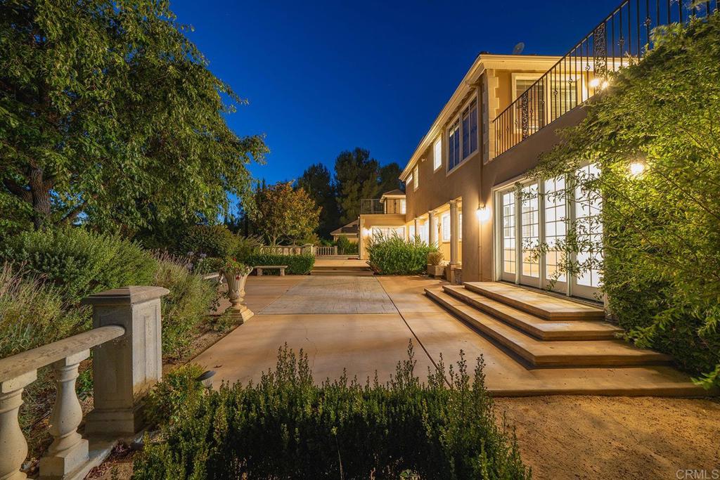 41965 Mesa Verdugo Temecula, CA 92592 - Photo 17 of 68 a view of a yard with plants and large trees