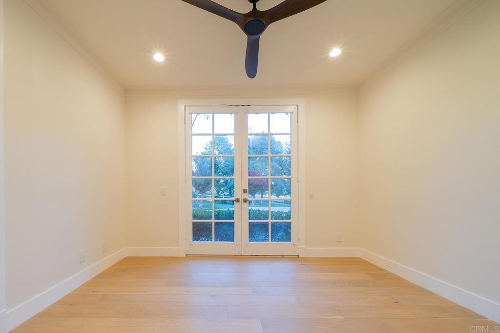 41965 Mesa Verdugo Temecula, CA 92592 - Photo 56 of 68 an empty room with windows