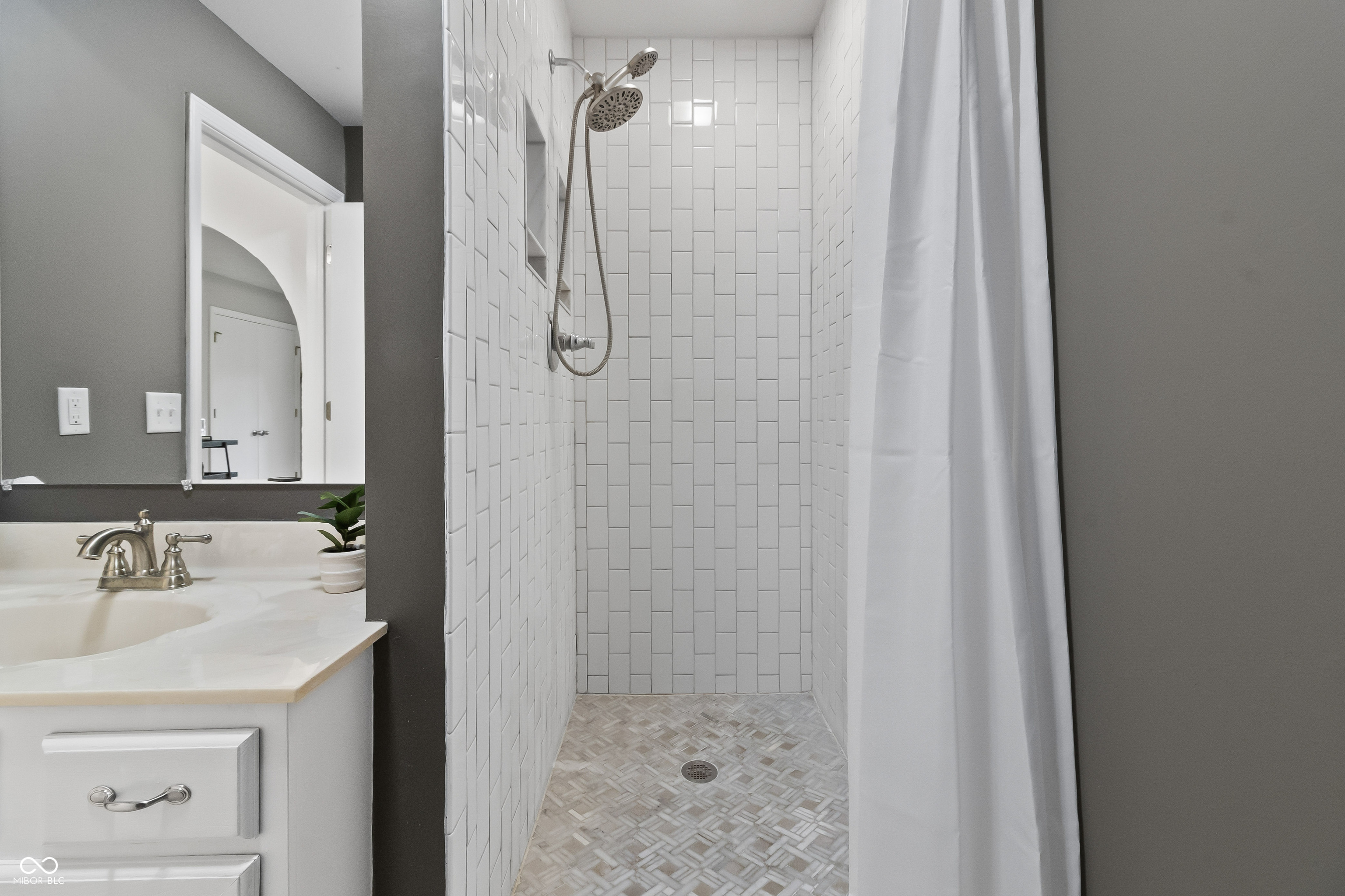 8029 Castle Lake Road Indianapolis, IN 46256 - Photo 22 of 29 Gallery Image 22