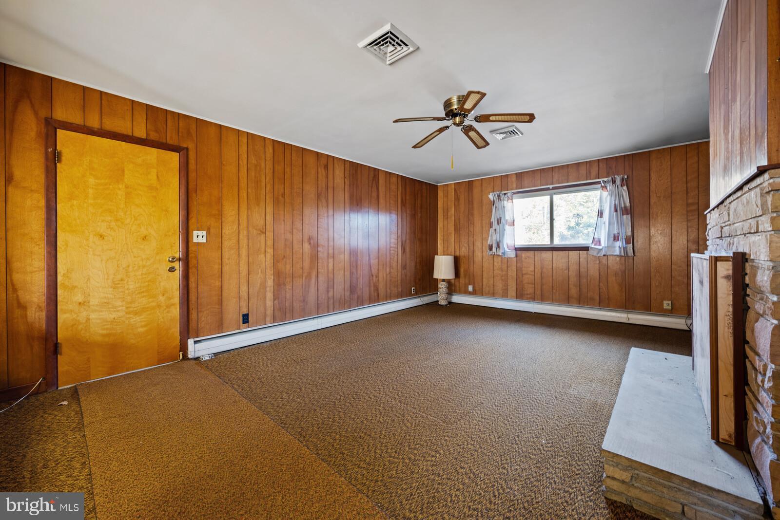 104 Woosamonsa Road Pennington, NJ 08534 - Photo 14 of 32 Family Room/Den