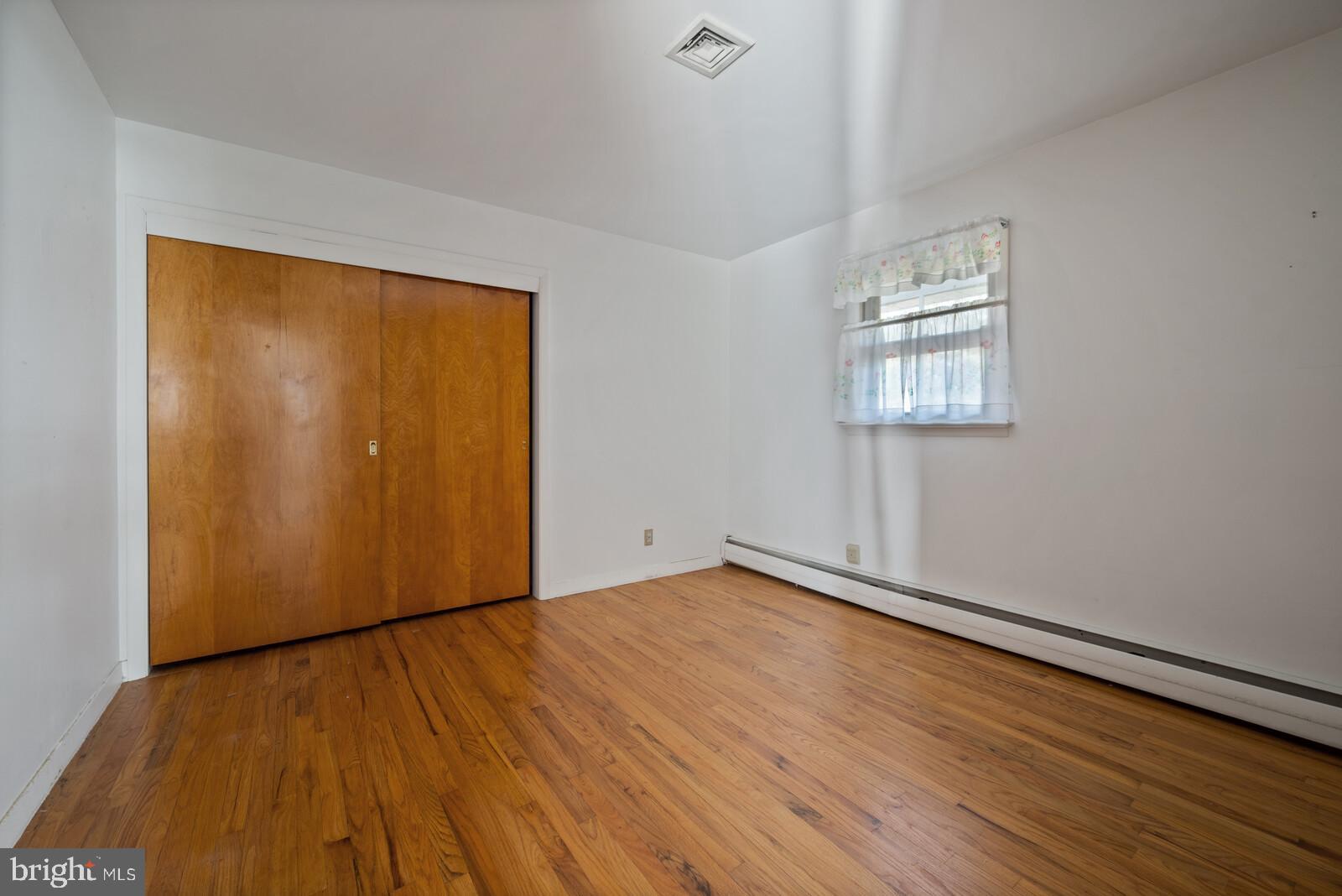 104 Woosamonsa Road Pennington, NJ 08534 - Photo 22 of 32 3rd bedroom