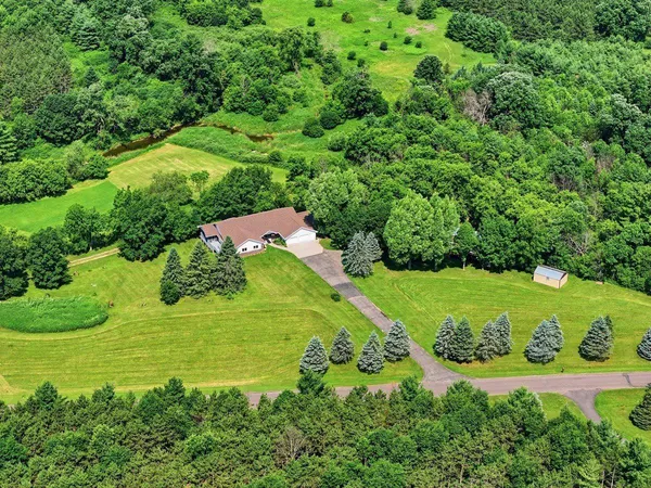 $900,000 | 462 270th Street, Woodville, WI 54028
