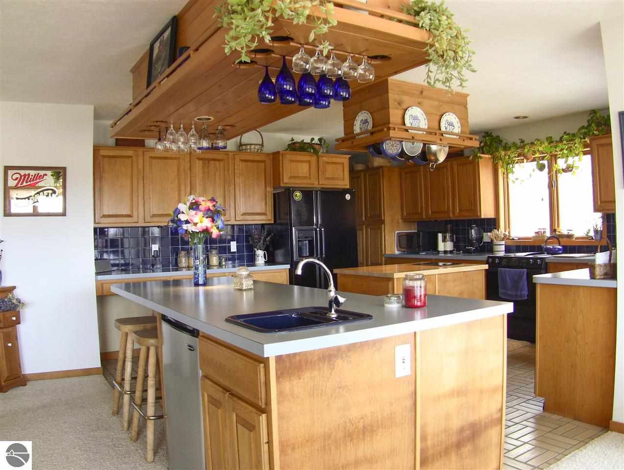 5500 North Overlook Road Omena, MI 49674 - Photo 14 of 33 1781543-13.JPG