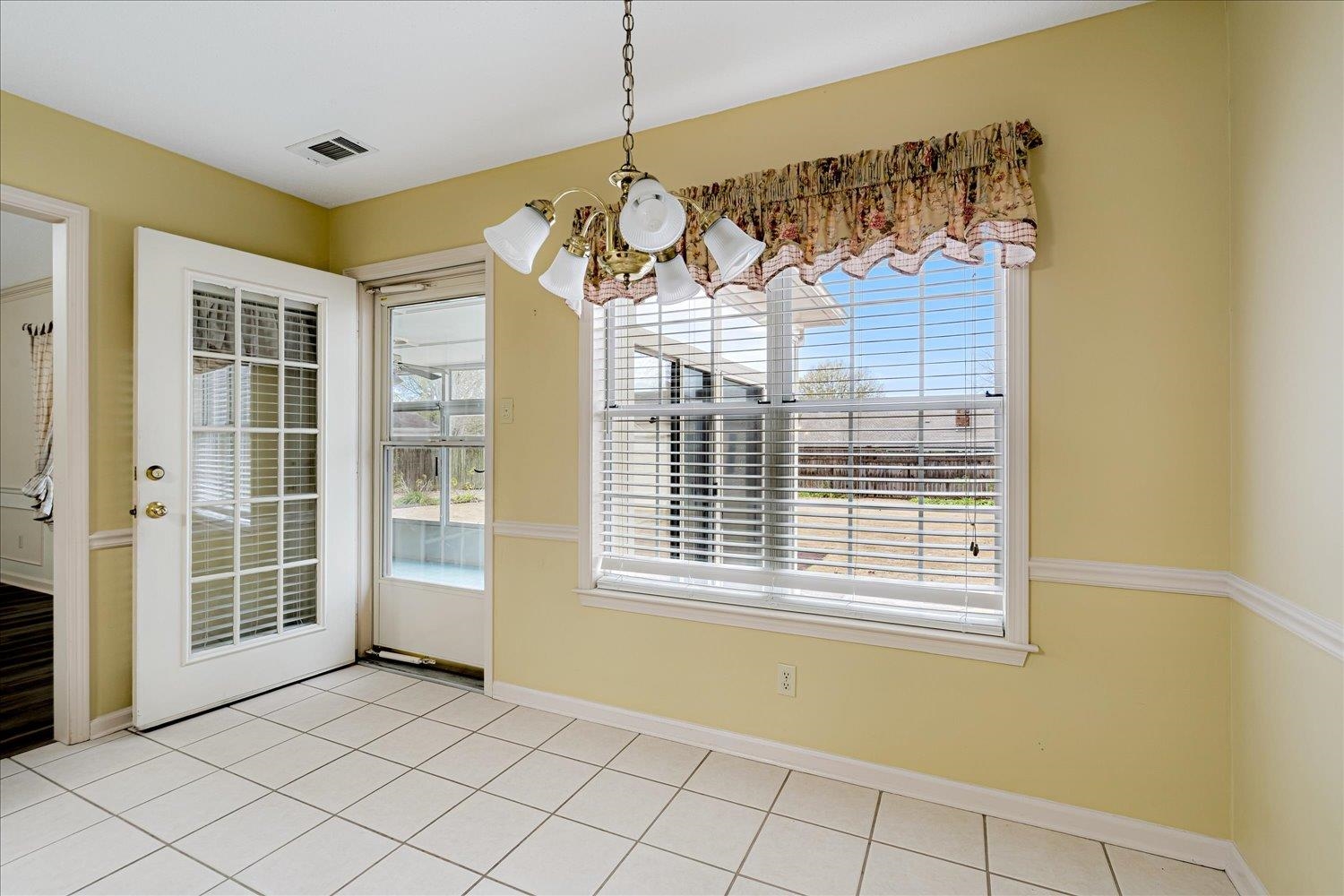 489 Autumn Trail Cove Collierville, TN 38017 - Photo 15 of 30 a view of a entryway