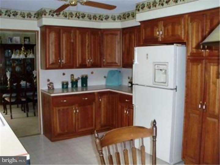 225 Maron Road Hatfield, PA 19440 - Photo 7 of 16 Kitchen