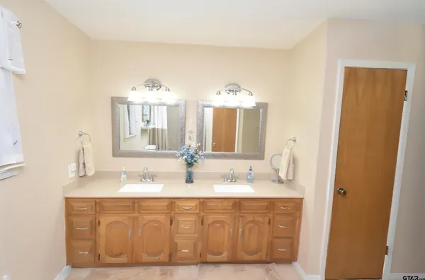 $649,000 | 156 Private Road 5218, Quitman, TX 75783