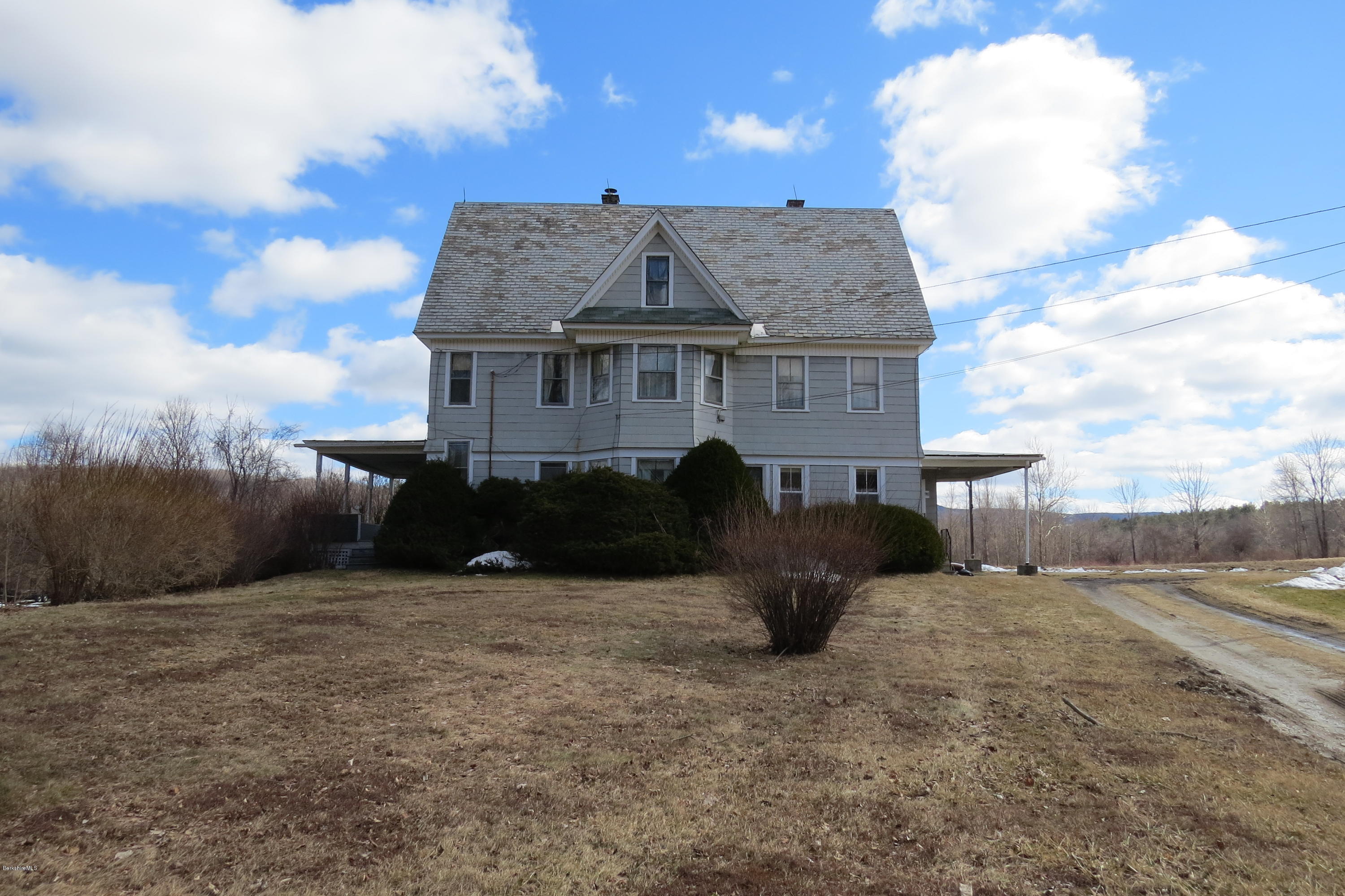 98 Alger Street Adams, MA 01220 - Photo 1 of 31 IMG_7225