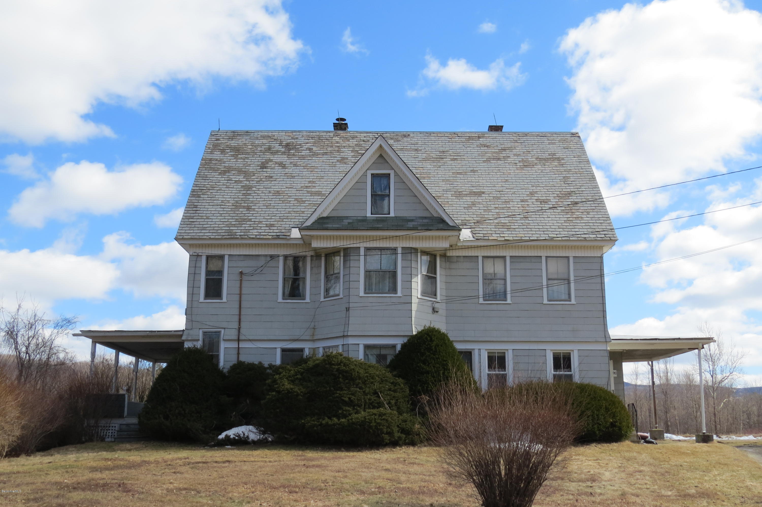 98 Alger Street Adams, MA 01220 - Photo 2 of 31 IMG_7226