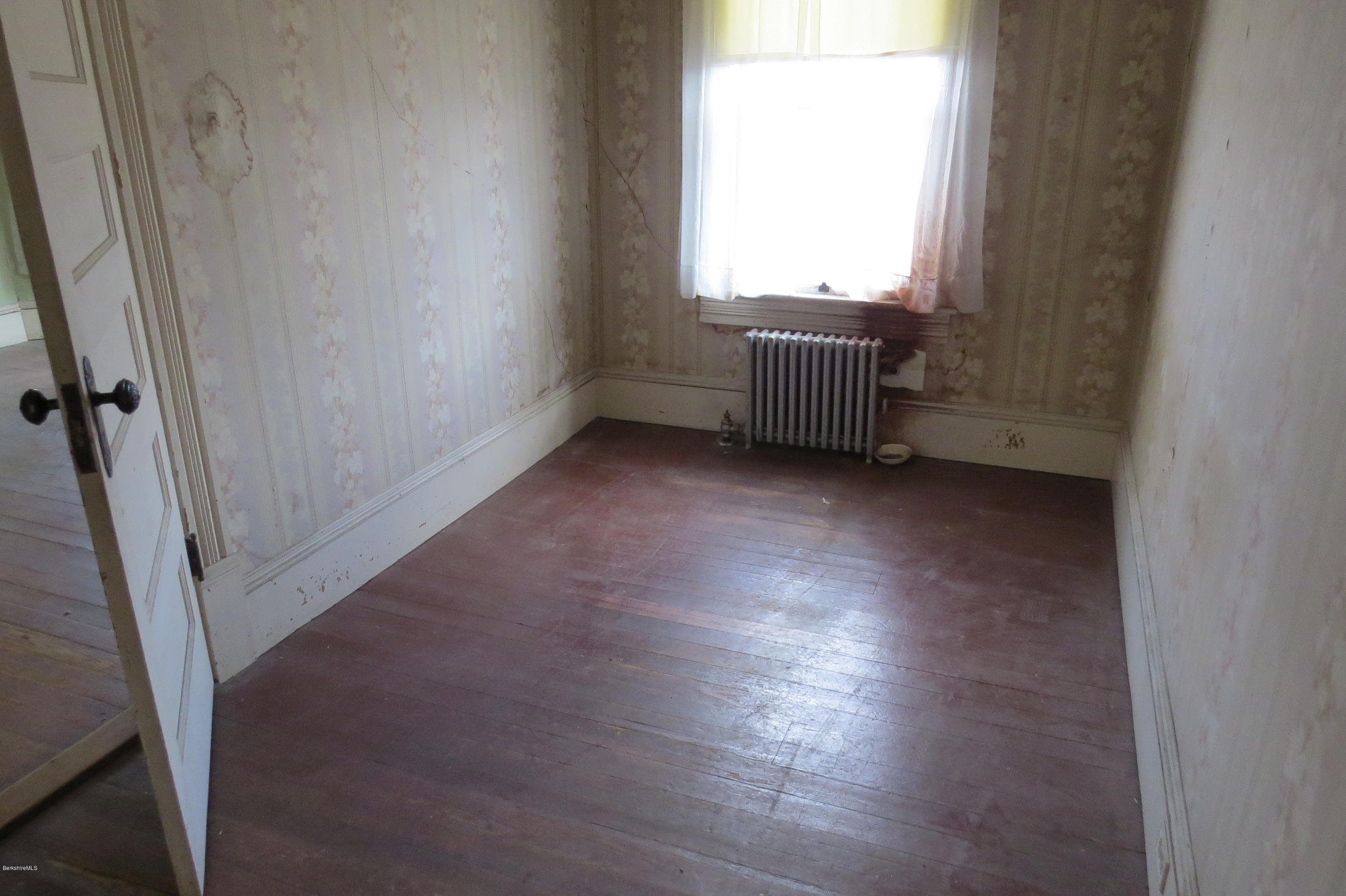 98 Alger Street Adams, MA 01220 - Photo 15 of 31 Bonus room
