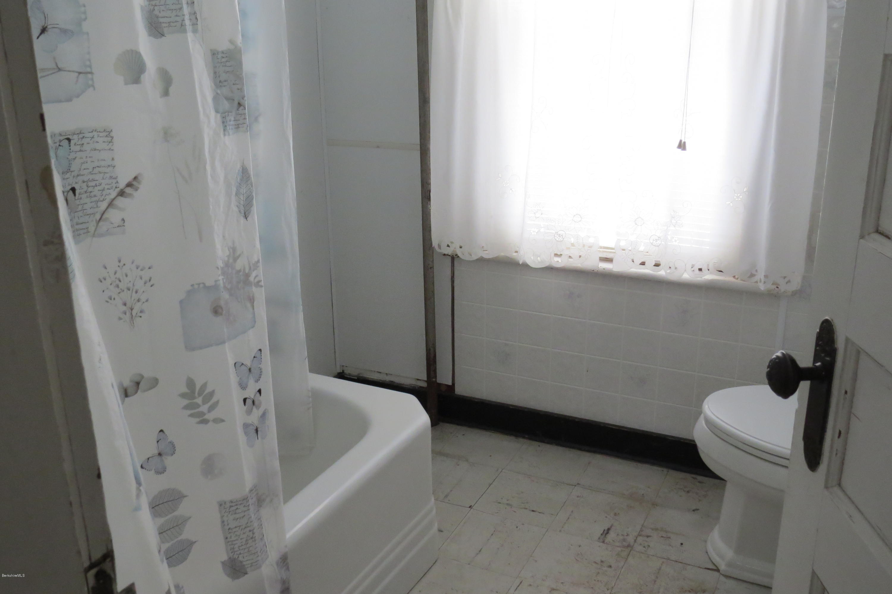 98 Alger Street Adams, MA 01220 - Photo 17 of 31 Full bath