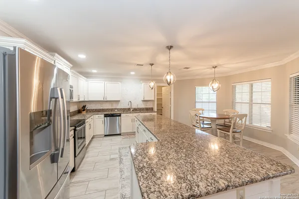 $2,400 | 2961 White Pine Drive, Schertz, TX 78154