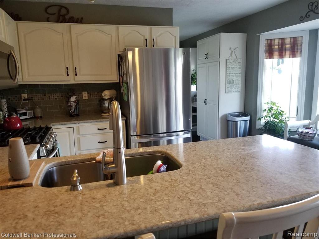 12407 Ruppert Road Perry, MI 48872 - Photo 5 of 37