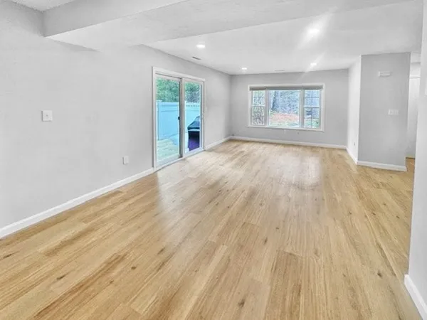 $3,000 | 418 Edgebrook Drive, Unit 418, Boylston, MA 01505