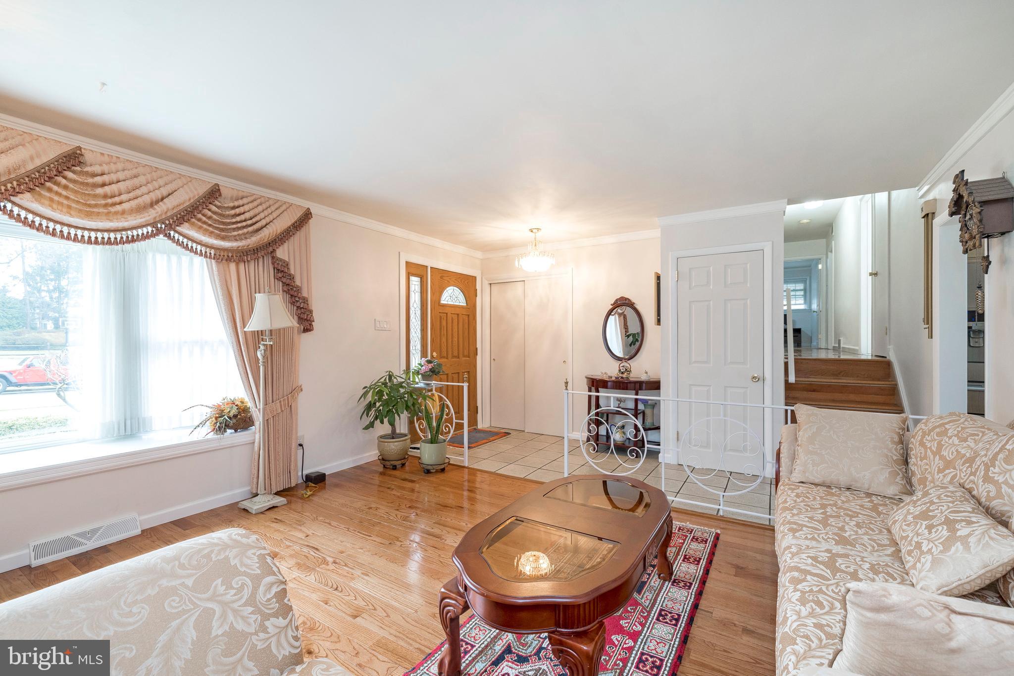 3884 Jeffrey Road Huntingdon Valley, PA 19006 - Photo 4 of 37 Gallery Image 4