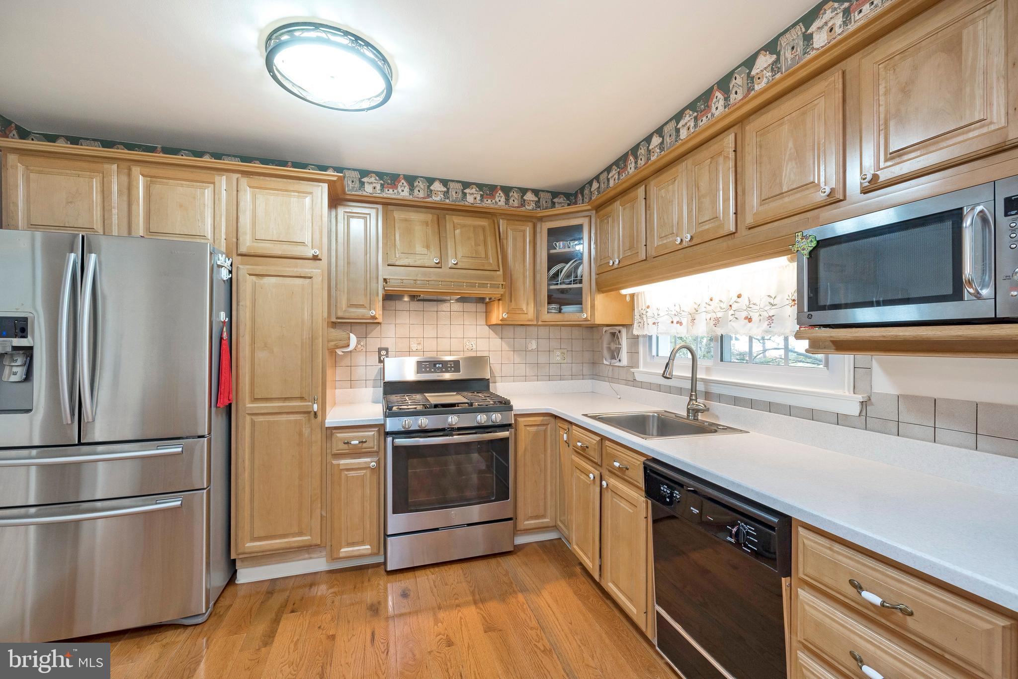 3884 Jeffrey Road Huntingdon Valley, PA 19006 - Photo 8 of 37 Gallery Image 8